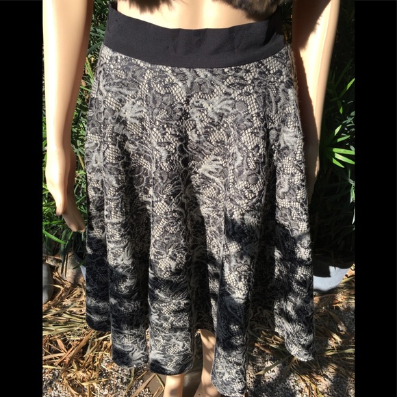 JULIEN PARIS WOOL LACE DESIGN SKIRT - Picture 6 of 7